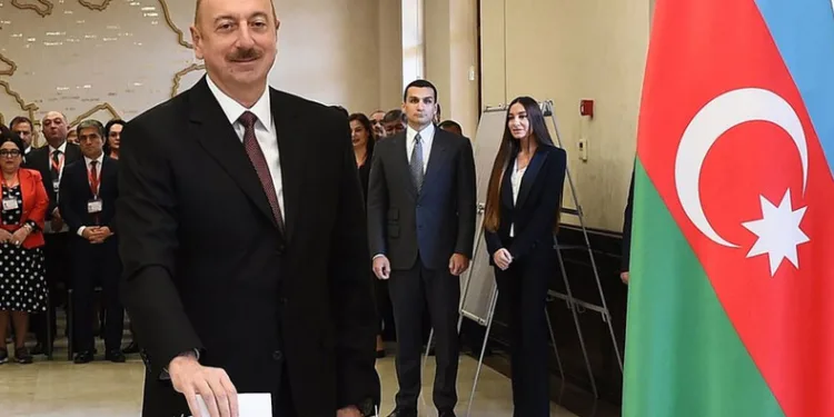 Azerbaycan’da cumhurbaşkanlığı seçimi erkene alındı