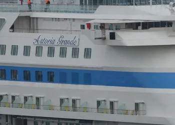 Kruvaziyer gemi Trabzon Limanı’na demirledi
