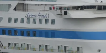 Kruvaziyer gemi Trabzon Limanı’na demirledi