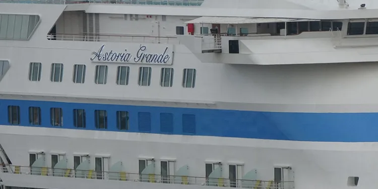 Kruvaziyer gemi Trabzon Limanı’na demirledi