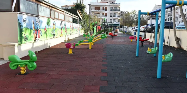 Çocuk sokağı yenilendi