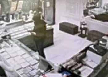 Bursa’da kar maskeli ve silahlı soygun
