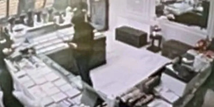 Bursa’da kar maskeli ve silahlı soygun