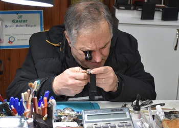 47 yıldır zamana ayar veriyor