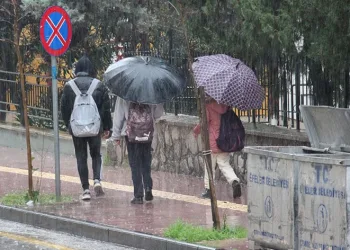 Aydın’da sağanak yağış etkili oluyor