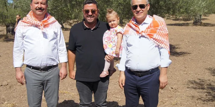 Ayvalık MHP’de nöbet değişimi