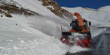 Turuncu elbiselilerin kar mesaisi