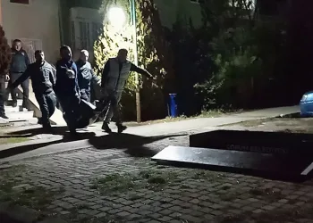 Tartıştığı arkadaşını bıçaklayarak öldürdü