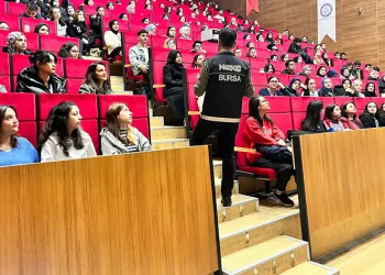 Narkotik polisi vatandaşları bilgilendirdi