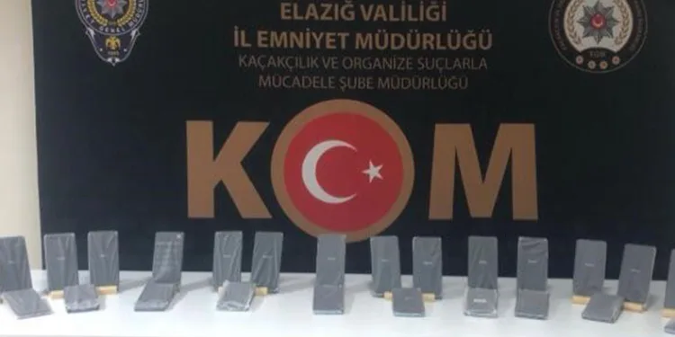 Gümrük kaçağı cep telefonları ele geçirildi