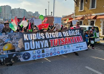 Bandırma’da Filistin’e destek yürüyüşü