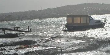 Her fırtınada paramparça oluyorlar