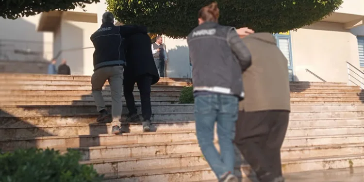 Zehir tacirleri tutuklandı