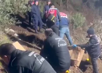 Öldürdüğü arkadaşının üç yıl boyunca maaşını çekti