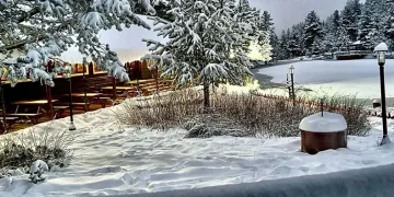 Limni Gölündeki kar manzarası büyüledi