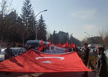 Çorum’da “şehitlere saygı” yürüyüşü düzenlendi