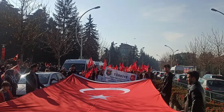 Çorum’da “şehitlere saygı” yürüyüşü düzenlendi