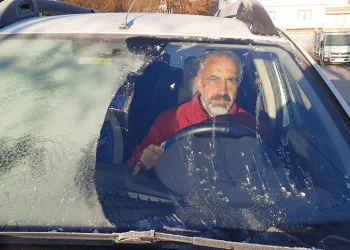 Kars kar yağmadan buz kesti