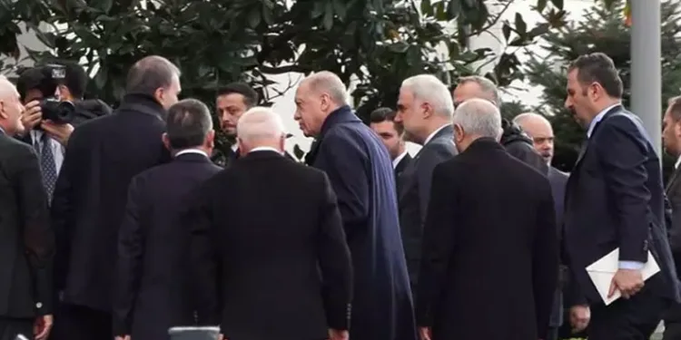 Cumhurbaşkanı Erdoğan, teşkilat üyeleriyle bir araya geldi