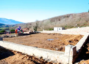 Eşme Ahmediye’ye futbol sahası