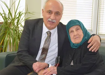 95 Yaşındaki Fatma nine herkesi duygulandırdı