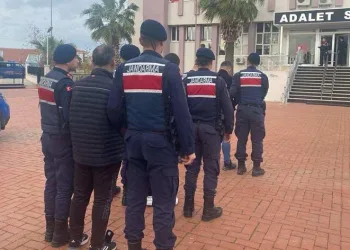 6 organizatör 21 düzensiz göçmen ele geçirdi