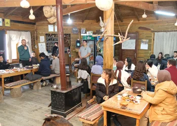 Ali Aykurt, üniversite öğrencileri ile buluştu