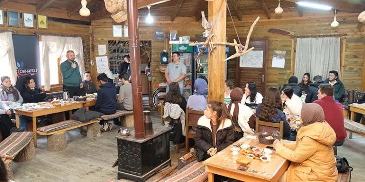 Ali Aykurt, üniversite öğrencileri ile buluştu