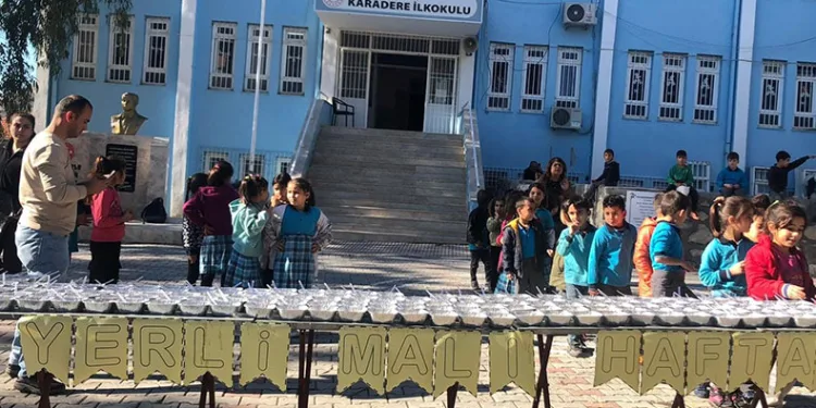 Seydikemer’deki okulda aşure etkinliği