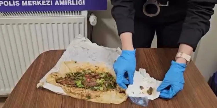 Sevgilisine dürüm içinde uyuşturucu getirDİ