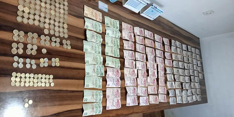 Dilencinin üzerinden bin 130 TL çıktı