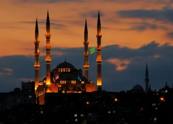 İhtişamıyla dikkat çekiyor