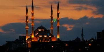 İhtişamıyla dikkat çekiyor