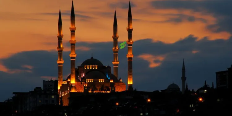 İhtişamıyla dikkat çekiyor