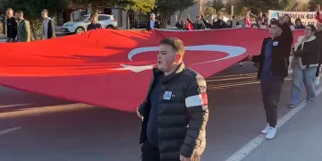 Niğde’de öğrenciler şehitler için yürüdü