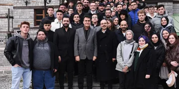 Başkan Dündar, Uludağ’ın zirvesinde gençlerle buluştu