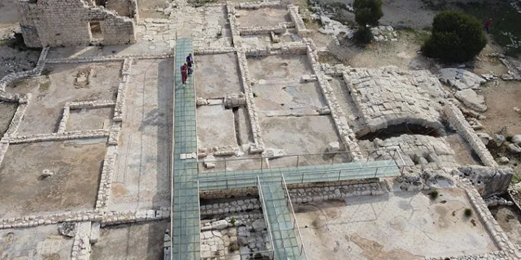 Kızkalesi’nde kış günü deniz keyfi