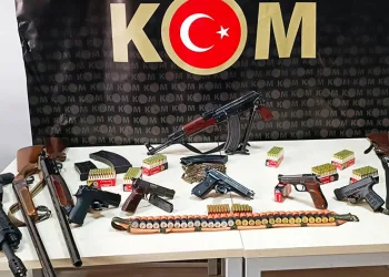 Ağrı’da eş zamanlı operasyon