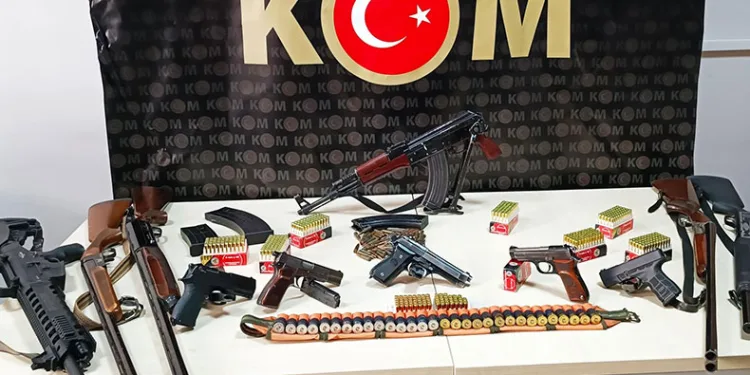 Ağrı’da eş zamanlı operasyon