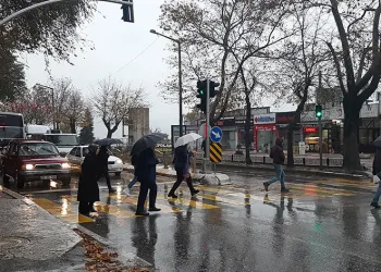 Etkili olan sağanak vatandaşları sevindirdi