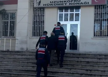 Kaçmaya çalışan 3 FETÖ/PDY şüphelisi yakalandı
