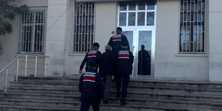 Kaçmaya çalışan 3 FETÖ/PDY şüphelisi yakalandı
