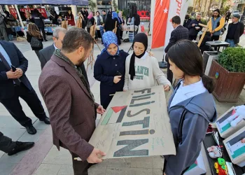 Ortaokul öğrencilerinden Filistin’e yardım
