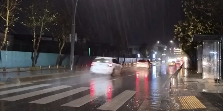 İstanbul’un Anadolu Yakası’nda sağanak yağış