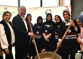 Mustafakemalpaşa’nın Yöresel Lezzetler kitabı görücüye çıktı