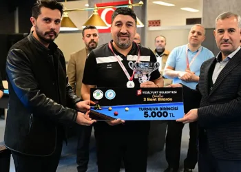 Bilardo Turnuvasında ödüller dağıtıldı