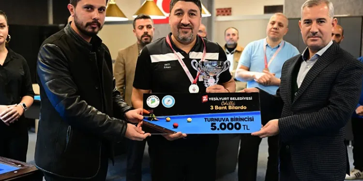 Bilardo Turnuvasında ödüller dağıtıldı