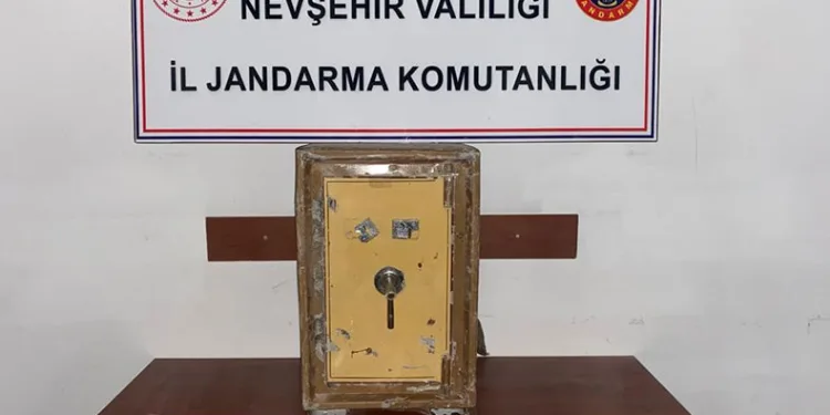 Belediye binasına giren hırsız tutuklandı