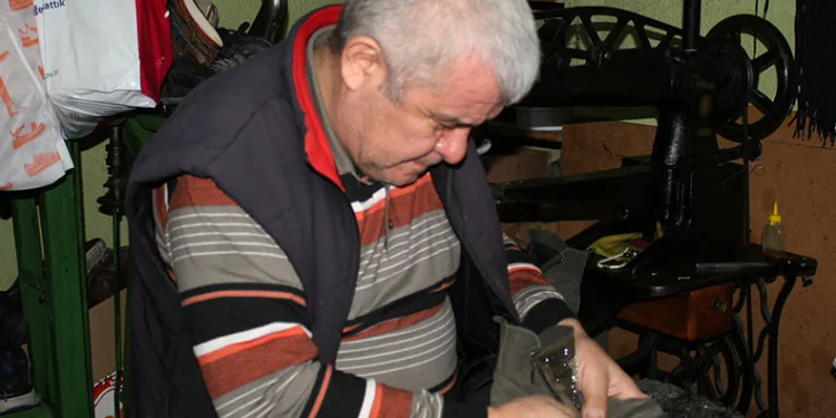 Yıllardır baba mesleğini yaşatıyor
