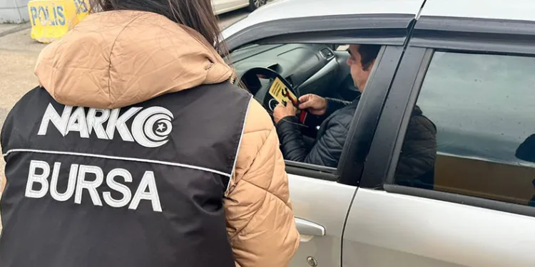 Narkotik polisi binlerce vatandaşı bilgilendirdi